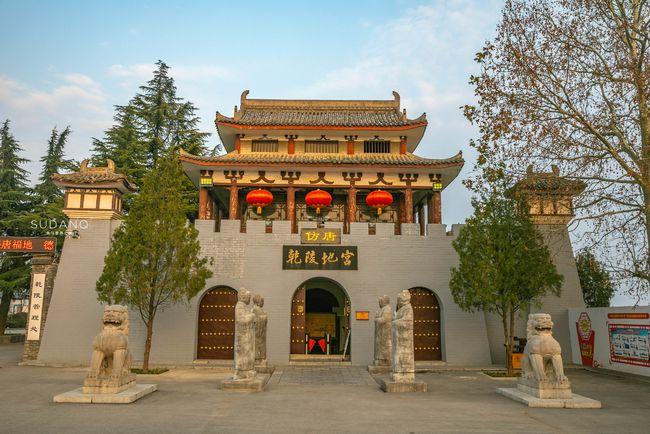 走进仿唐乾陵地宫,游客见到武则天牌位,不由倒吸一口凉气