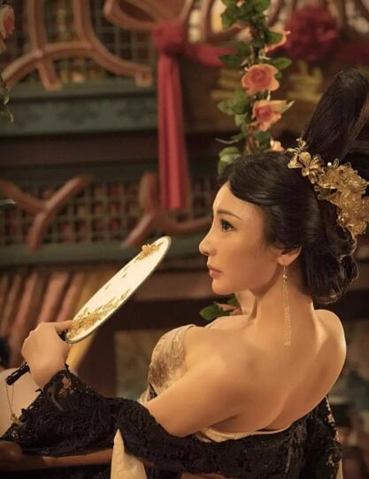 《奇门遁甲》柳岩剧照,电影怎么样先不论,这身材简直了!