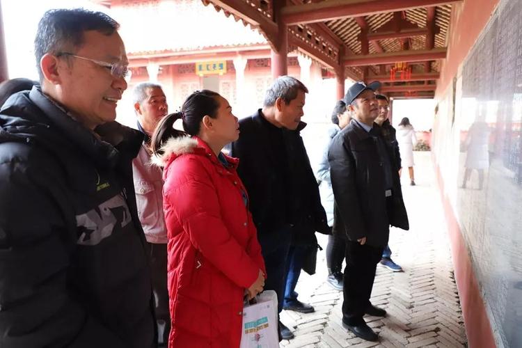 来宾柳州武宣作家共聚一处,"问诊把脉"文学路在何方