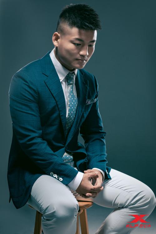 笑起来人畜无害的位宁辉,你想试试他的拳头吗?