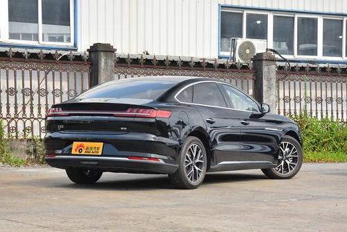 2021款比亚迪e9商务版