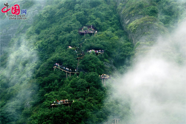 江西南武当山:壮丽山水画卷