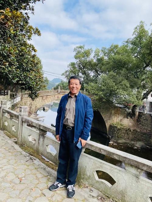 于2020年11月15日乐乐群友游宿奉化大堰村留影