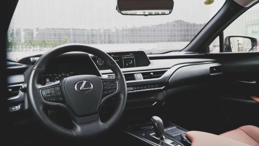 混动"大佬"的电动车怎么样?雷克萨斯ux300e小体验