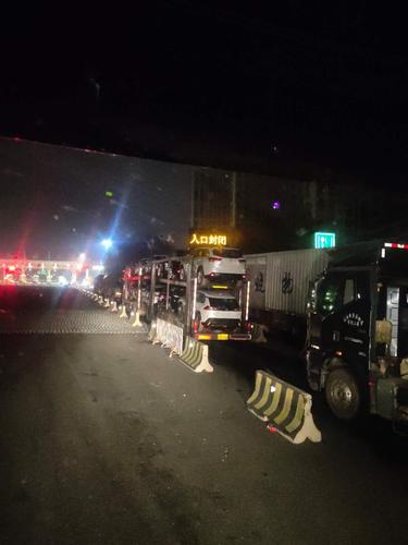 高速路况实时查询:管制封路,大连市大窑湾收费站入口封闭