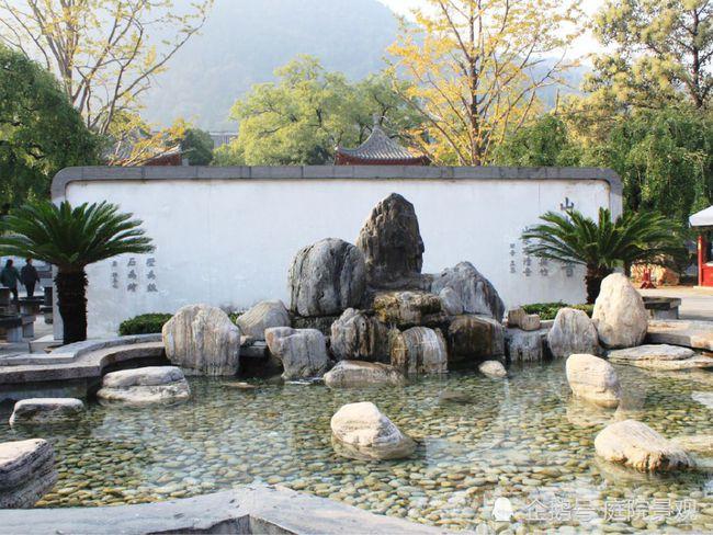 庭院景观鱼池假山为小院增添色彩