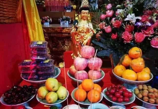 佛教:佛前上供水果,有4条不成文"规矩",一定要知道!