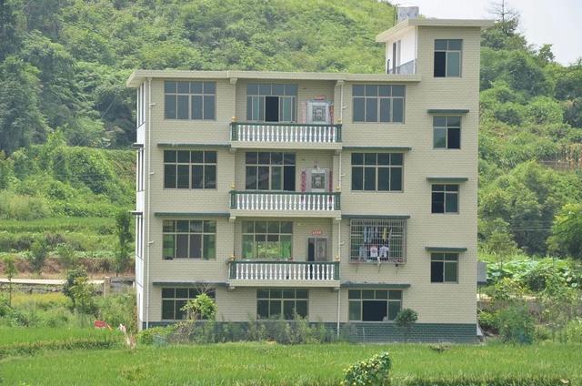 一户一宅新标准落地,农村不合格的住房要被拆,"3种"
