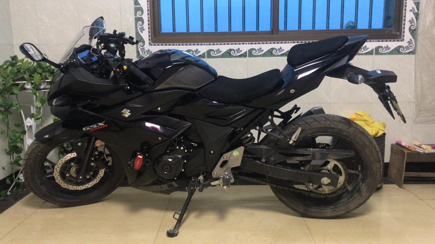 准新车铃木gsx250ra1