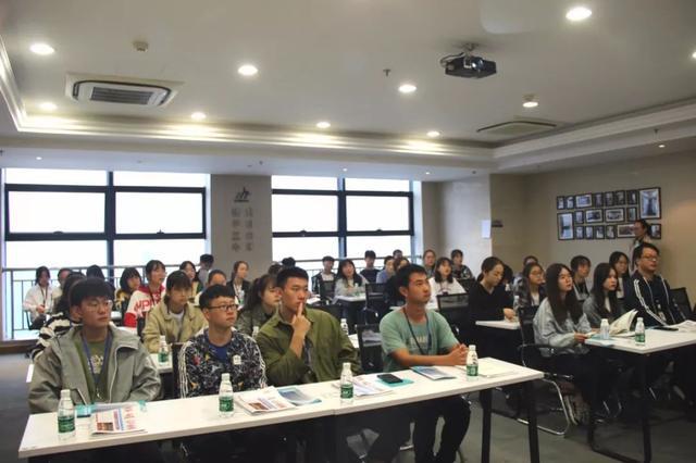 校企合作江阴中等专业学校师生到访同桌的你校服交流学习