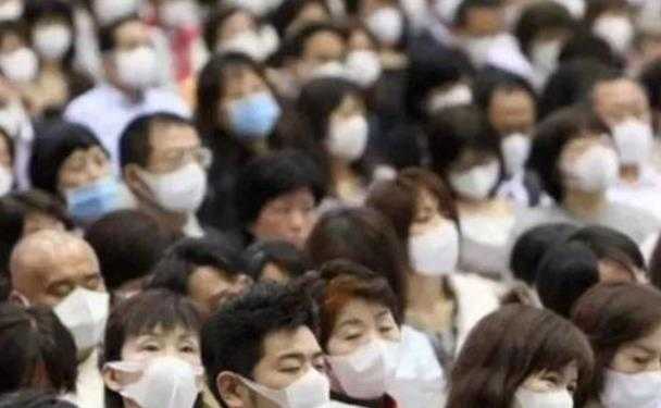 路上没人不戴口罩会感染新型肺炎吗