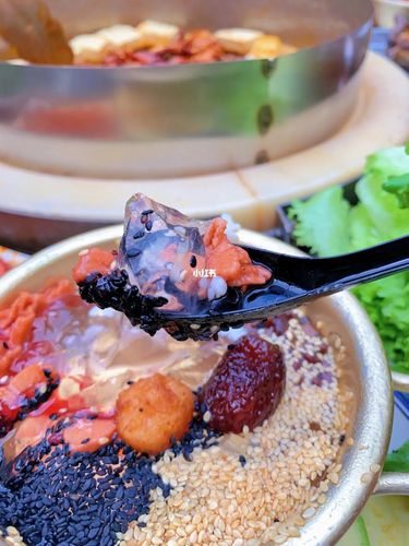 大理美食97蕞好吃的白族石板烧6015配糍粑冰粉