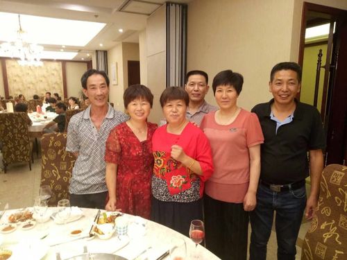 三十六载,同学聚会,不再年轻的我们,有着依旧深厚的同学情谊