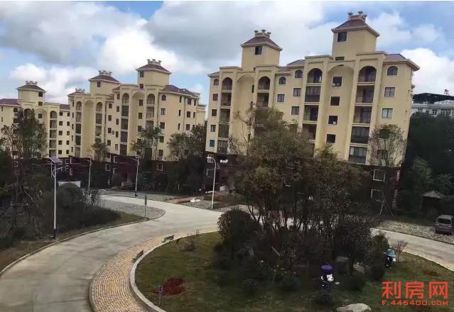 利川谋道避暑房皇家壹号:瞧,谁家的房子已经修建好了呢?
