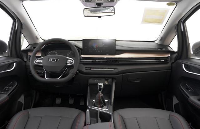 6万配自动挡,做工用料远超同级,吉利远景x3pro强势归来