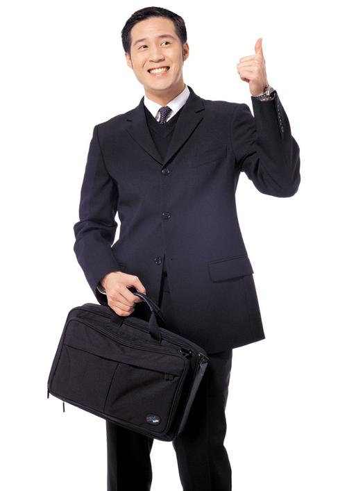 竖大拇指的男性