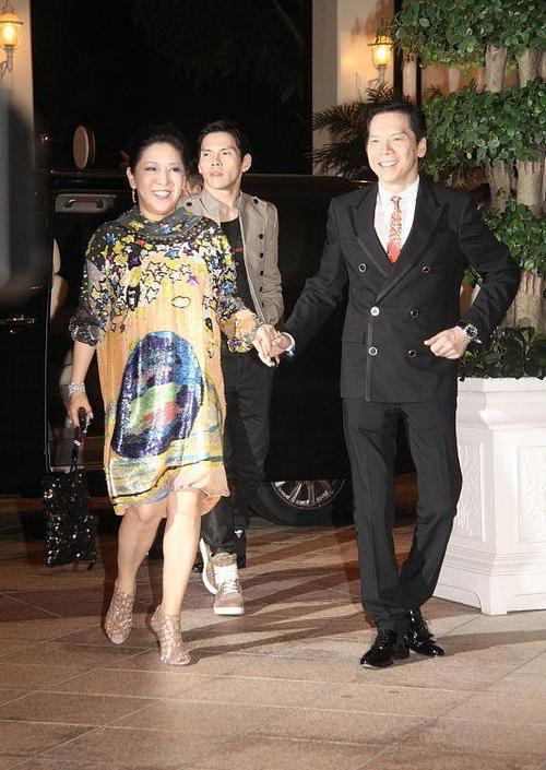 有一种前妻叫丁佩离婚还被向华强养40年向太见了都叫姐