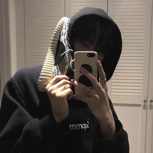 "够你用一个夏天的潮男头像"