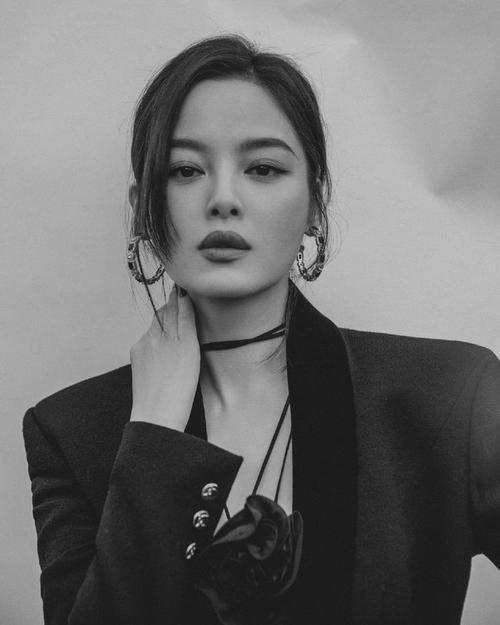 辛芷蕾一看就不好惹的女生长什么样子