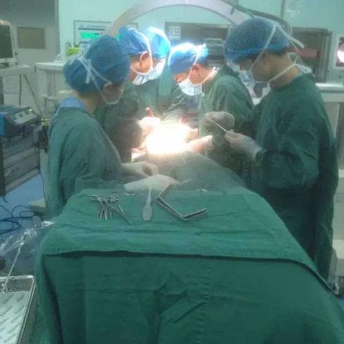 脊柱侧弯矫形技术(多级srs截骨联合tlif技术)对他的脊柱侧弯进行矫治