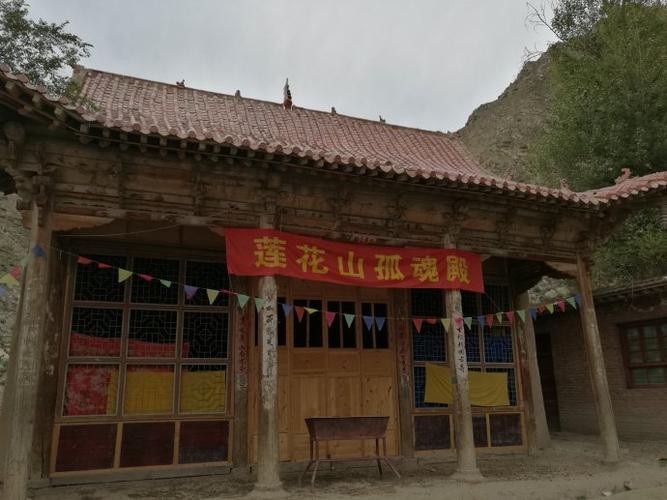 武威莲花山金顶宝塔(图)