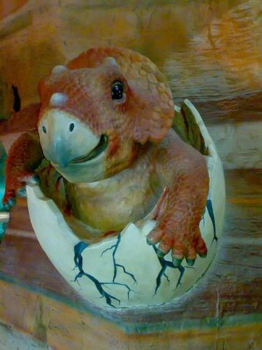 模拟的破壳小恐龙,憨态可掬.