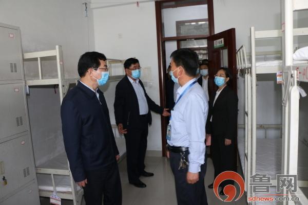 东营市东营区区委书记成秋林到区一中现场调研初中毕业年级开学准备