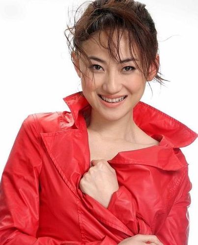 李欣凌 (原名李凌伶),1974年5月10日出生于辽宁沈阳,中国内地女演员