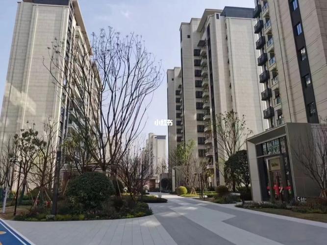 独家:《龙湖景粼玖序》精装现房出售 楼层:楼王位置4楼面积:132㎡套四