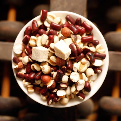 炒熟的赤小豆薏米芡实