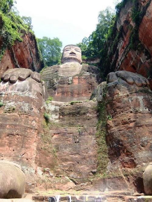 佛是一座山,山是一座佛,带你了解不一样的乐山大佛