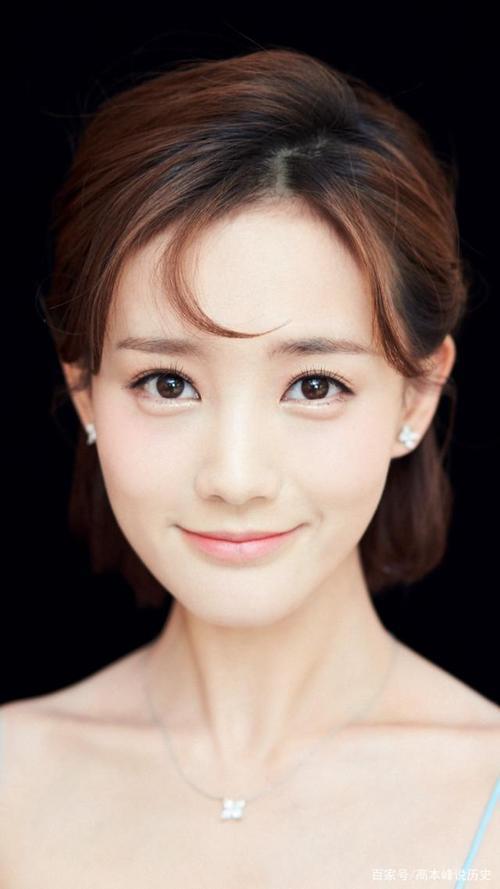 女神李一桐,活泼美少女,青春洋溢,十分养眼!