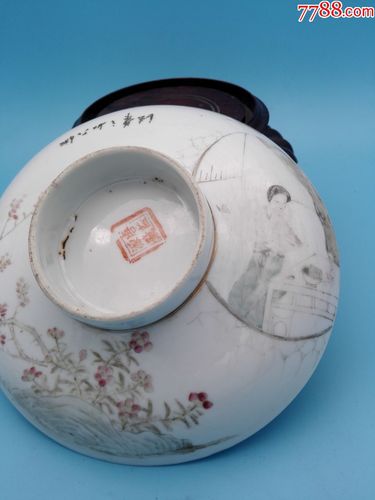 晚清民国大名家唐子桢作浅降彩开窗花卉仕女内画和合二仙纹盖一对