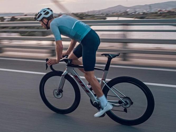 又一"综合"车型上市 bh aerolight轻量化气动公路车