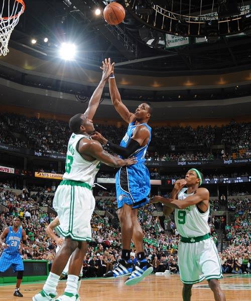 组图:两盖帽高手pk 霍华德帕金斯"再续前缘"