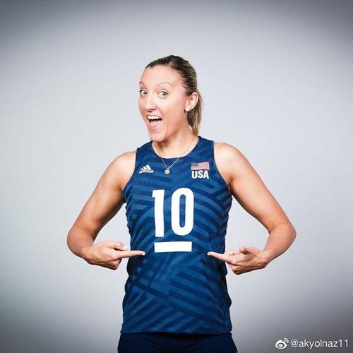 今天是美国女排队长拉尔森的生日