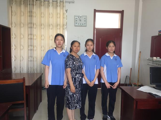 牡丹区实验中学16级18班毕业纪念册