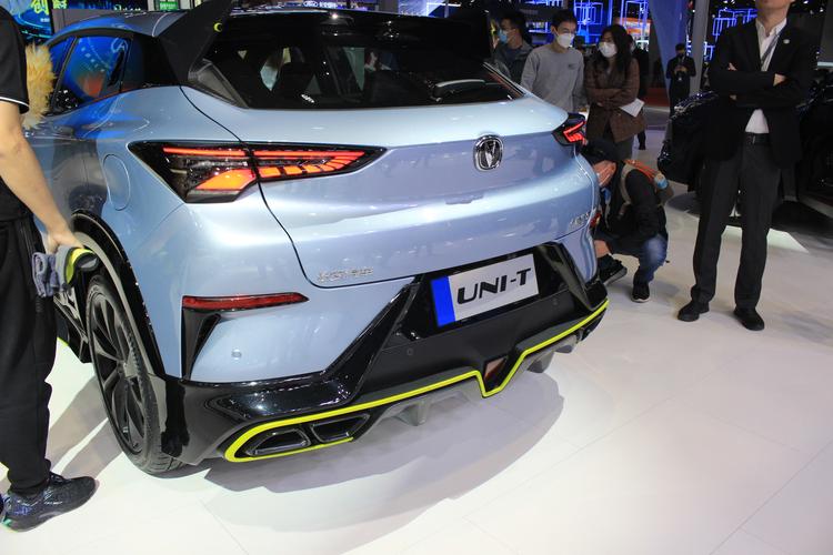 2021上海车展实拍:长安uni-t搭2.0t发动机,最大功率233 hp