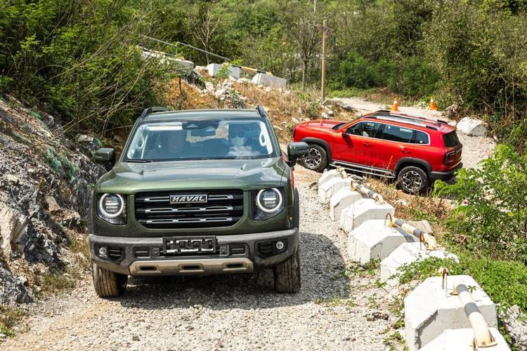 越野不再是有钱人的专属,哈弗大狗2.0t成就年轻人的越野梦