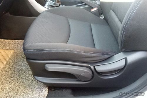 现代朗动主驾驶座椅特写