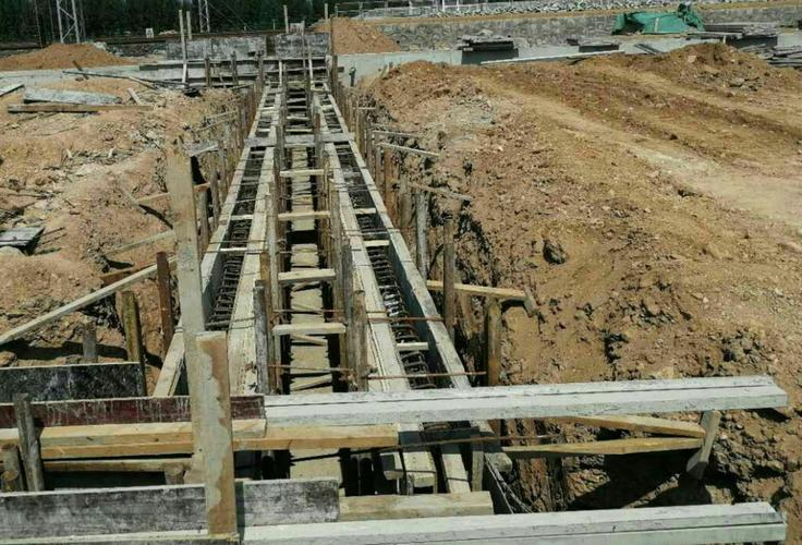 1.3沙岭子西hxdk188 440-460n10碴顶式排水沟支侧墙模板. 3.1.