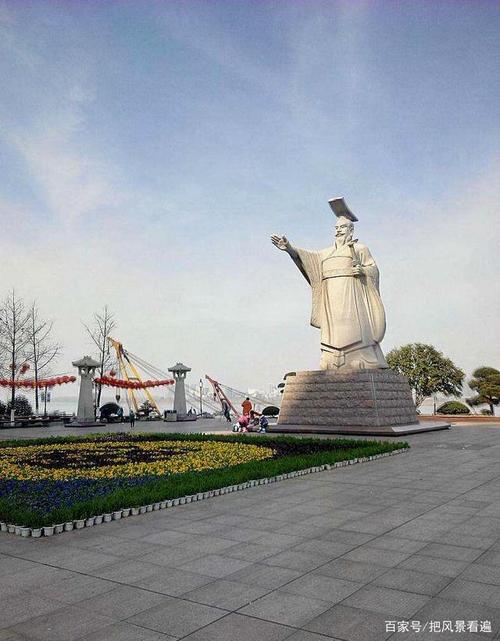 鄂州鄂城这个公园 以前是荒滩 现在亭台楼阁 花草树木