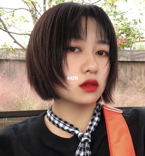 胖女孩必备!显脸小发型!_日系_短发_显