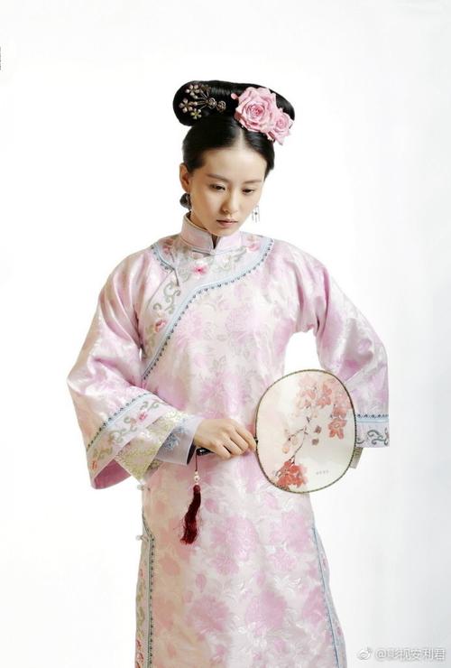 中刘诗诗若曦清宫服饰,作为一部高评价精品古装剧服装水准颇高,刺绣