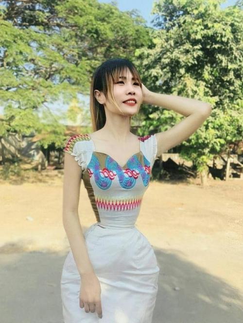 全球腰最细的女孩ins照片曝光沙漏形身材最后一张暴露身高