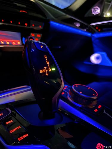 宝马5系的氛围灯也不赖!