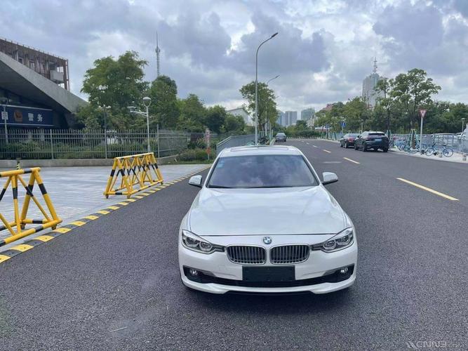 宝马320li豪华型