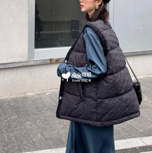 chanel 羽绒马甲外套_外套_羽绒马甲_香奈儿怎么样_羽绒服_修身_珍珠