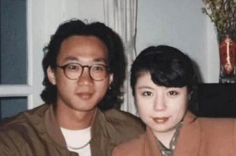 而且当时的黄家驹与潘先丽也出现了感情危机,   林楚麒的出现无