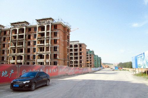 焦点图   六十栋,一个让通辽市霍林郭勒市人耳熟能详的名字,它几乎与